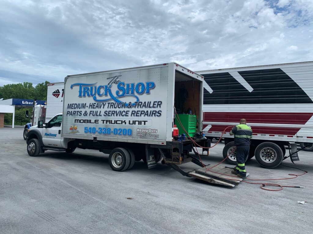 road runner wrecker service mobile diesel image4