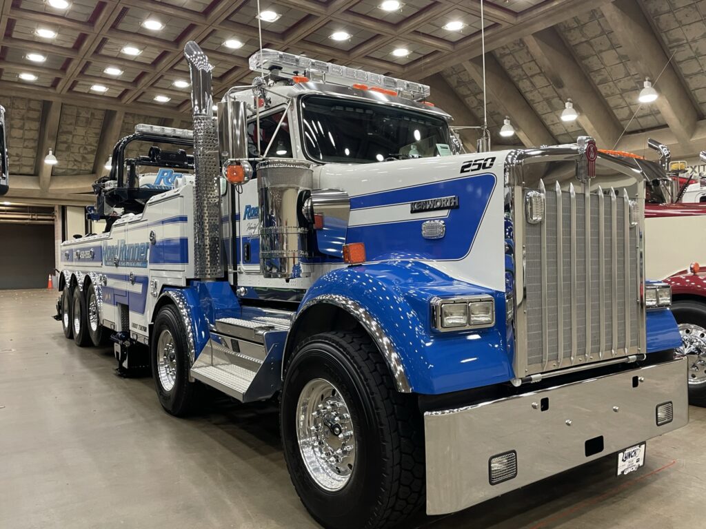 road runner wrecker service heavy duty towing IMG 3549