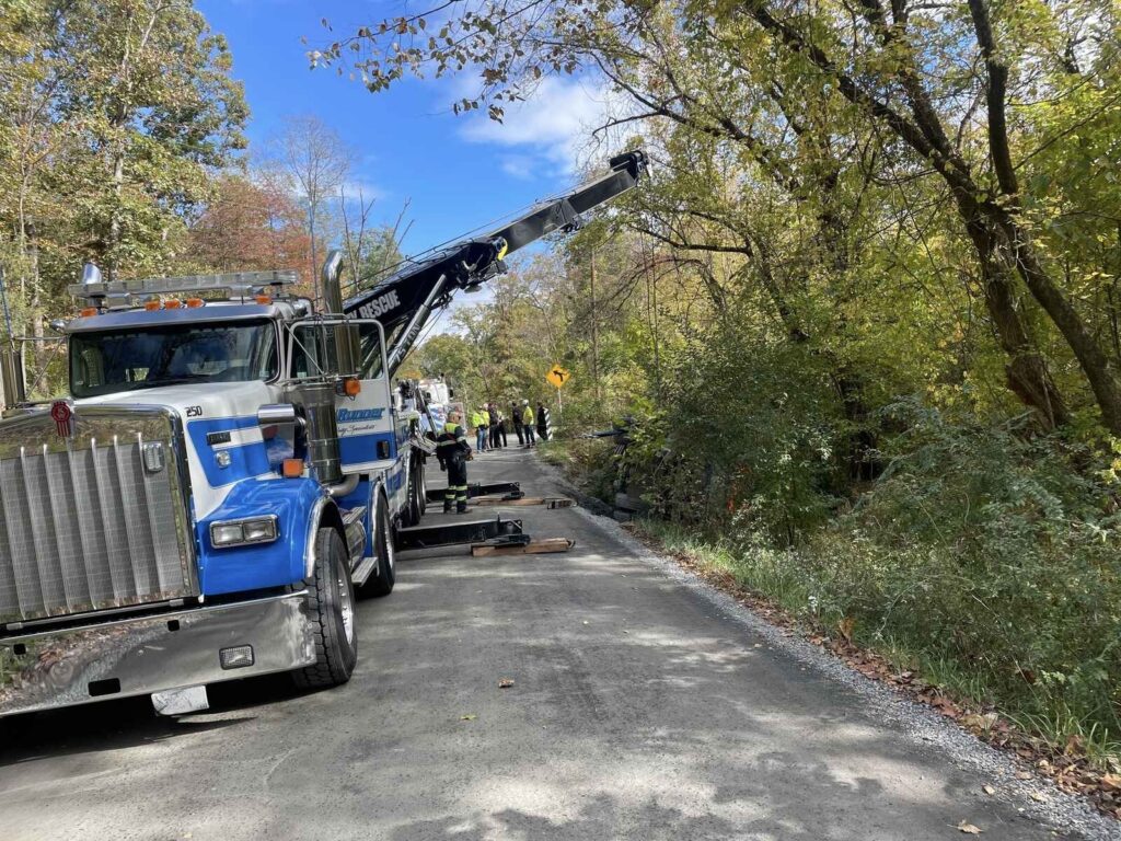 Leesburg overturned dump truck recovery
