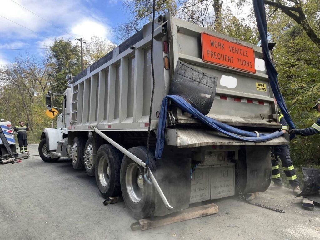 Leesburg overturned dump truck recovery
